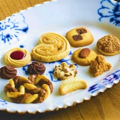 ユーハイムのバウムクーヘンとビスケットのセット