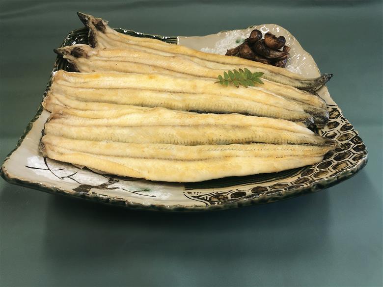 【訳アリ】三河一色産こだわりの手焼き白焼うなぎ（3～5尾冷凍）・H024-25