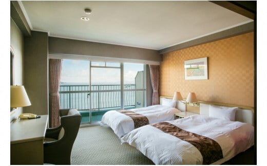 手軽に楽しむ　海辺のリゾート「ランチ」ペア券・M011-47