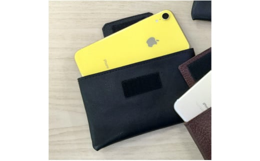 Made in Japan《スマホケース黒色（iPhoneXR・11対応）》・T032-17