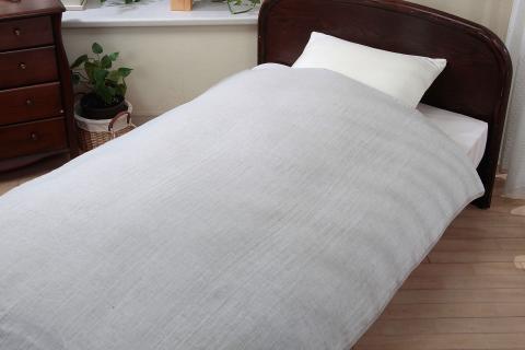 【ふわっと軽く上質リネンならではの滑らかな肌ざわり】リネンガーゼ３重ガーゼケット（亜麻色）_【G0447】