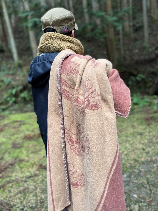 赤外線を吸収して温かくなる難燃ボアの焚火カモ柄ブランケット　Sサイズ_カーキドラブ【G0649】 カーキドラブ S