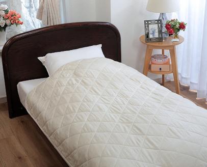 【ふんわりとやわらかな風合いが魅力】オーガニックい草染め綿わたキルトケット　シングルサイズ_【G0449】