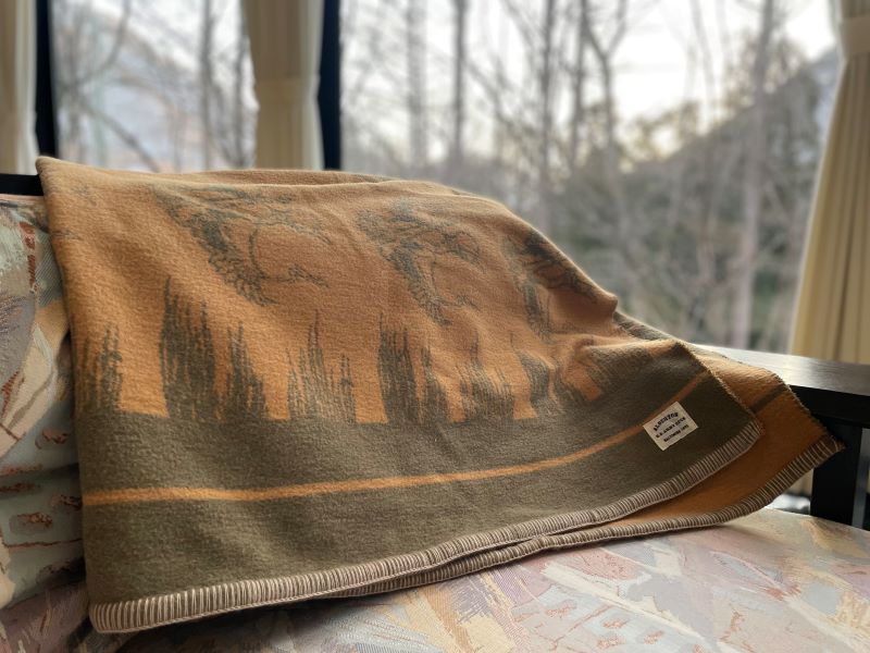 赤外線を吸収して温かくなる難燃ボアの焚火カモ柄ブランケット　Sサイズ_カーキドラブ【G0649】 カーキドラブ S