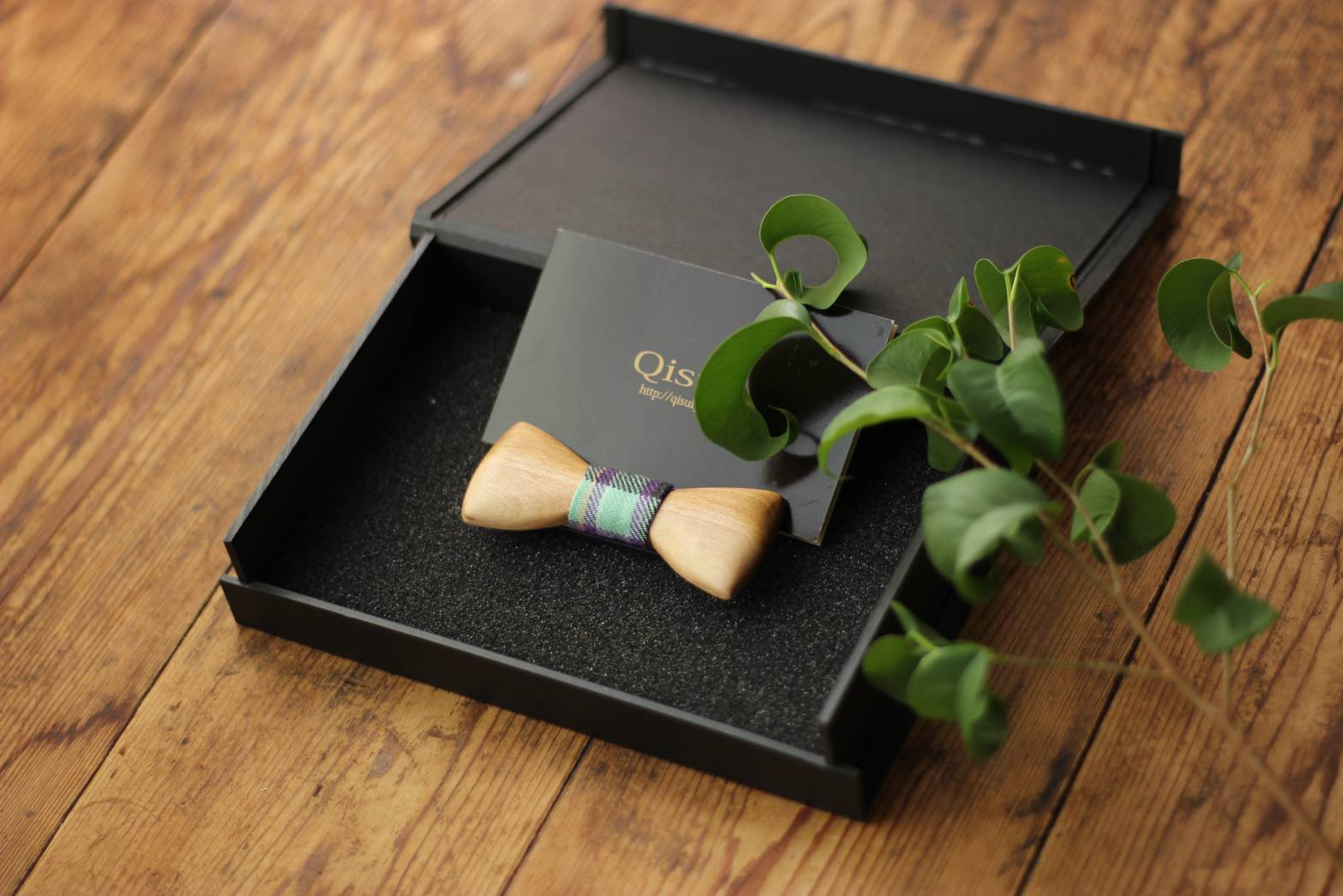 ベビー用オリジナル木製蝶ネクタイ（真桜） ｜ ハンドメイド 蝶ネクタイ ネクタイ ベビー用品 赤ちゃん 子供 キッズ ベビー かわいい おしゃれ 木製 桜 ワンポイント 誕生日 記念日 お祝い 晴れ着 衣装 結婚式 撮影 アイテム ファッション