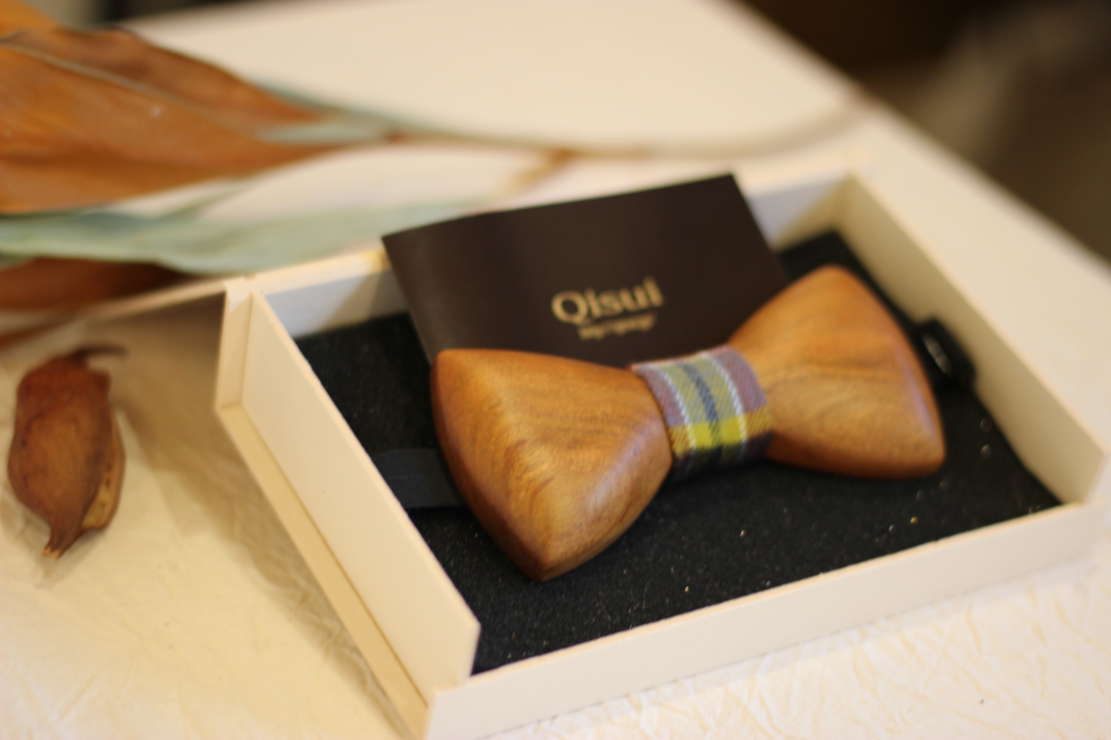 【一点物：ハンドメイド】オリジナル木製蝶ネクタイ（真桜）｜ パーティ イベント 入園式 卒園式 蝶ネクタイ ネクタイ メンズ 日本製 木製 新郎 蝶タイ お色直し 披露宴 お祝い 記念日 記念撮影 ファッション おしゃれ 小物