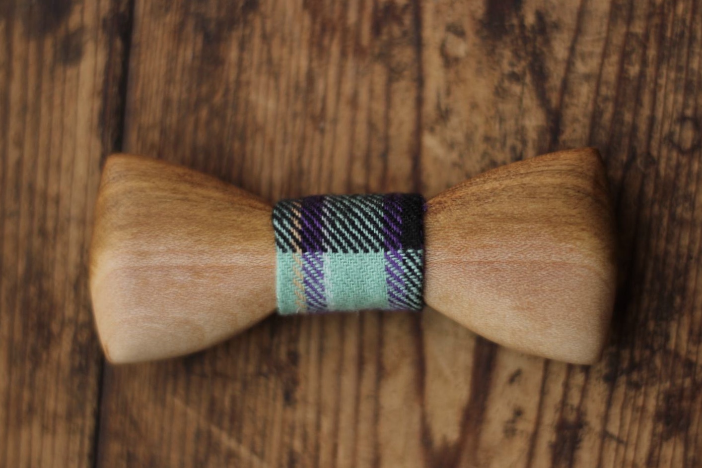 ベビー用オリジナル木製蝶ネクタイ（真桜） ｜ ハンドメイド 蝶ネクタイ ネクタイ ベビー用品 赤ちゃん 子供 キッズ ベビー かわいい おしゃれ 木製 桜 ワンポイント 誕生日 記念日 お祝い 晴れ着 衣装 結婚式 撮影 アイテム ファッション