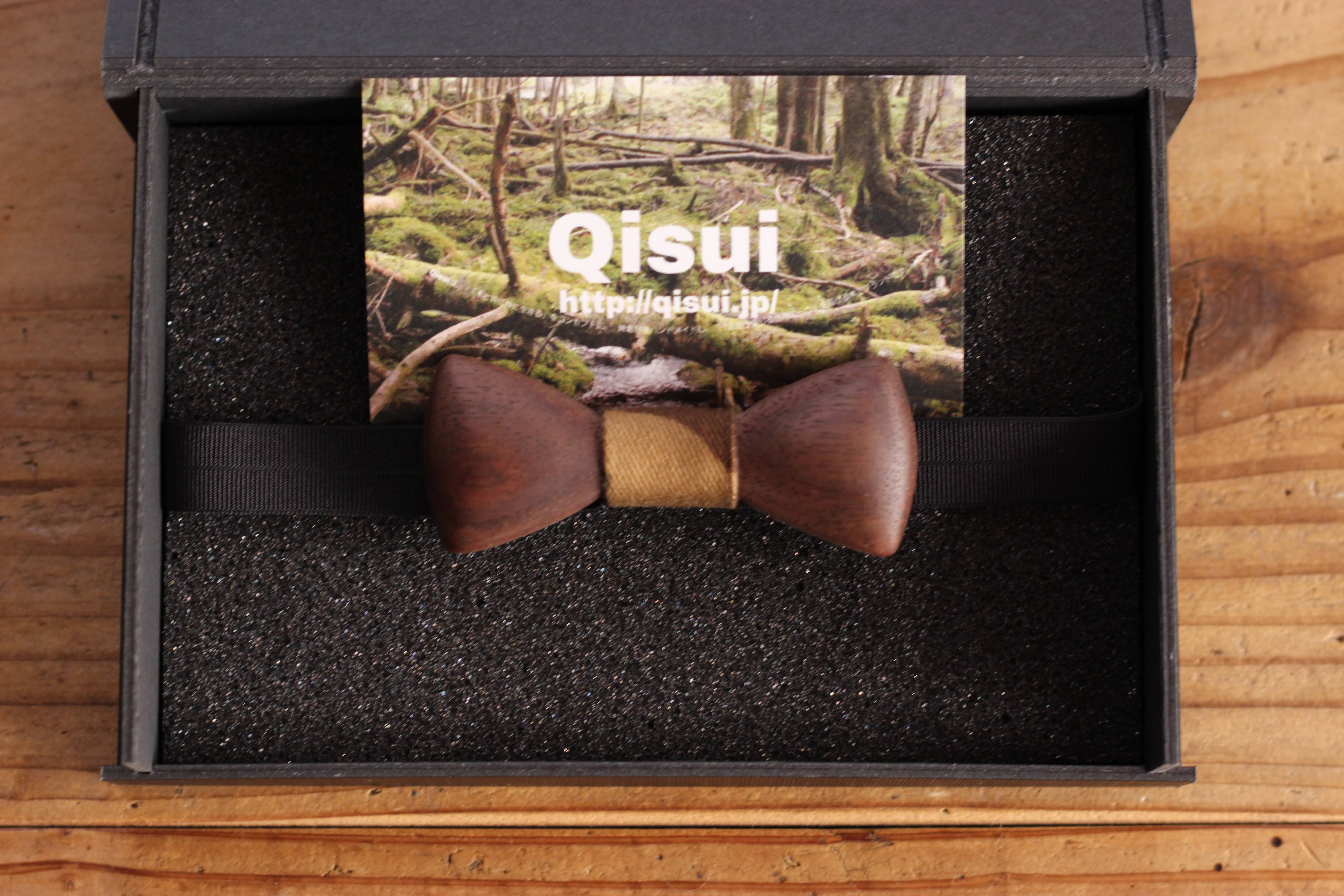 ベビー用オリジナル木製蝶ネクタイ（ウォールナット） ｜ ハンドメイド 蝶ネクタイ ネクタイ ベビー用品 赤ちゃん 子供 キッズ ベビー かわいい おしゃれ 木製 ウォールナット ワンポイント 誕生日 記念日 お祝い 晴れ着 衣装 結婚式 撮影 アイテム