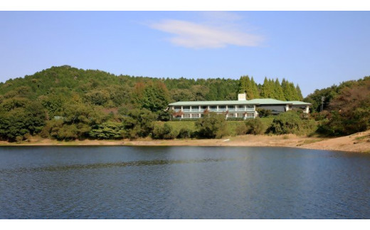 【入鹿の里】スペシャルプラン 贅沢に特撰ステーキ付きプラン ペア宿泊券 | 入鹿池 レイクビュー  スペシャル 特撰 贅沢  会席料理 宿泊 休暇 非日常 家族 ファミリー 友達 大人数 団欒 国宝 犬山城 愛知 岐阜 尾張 名古屋 旅行 宿泊 宿泊券 チケット  愛知県