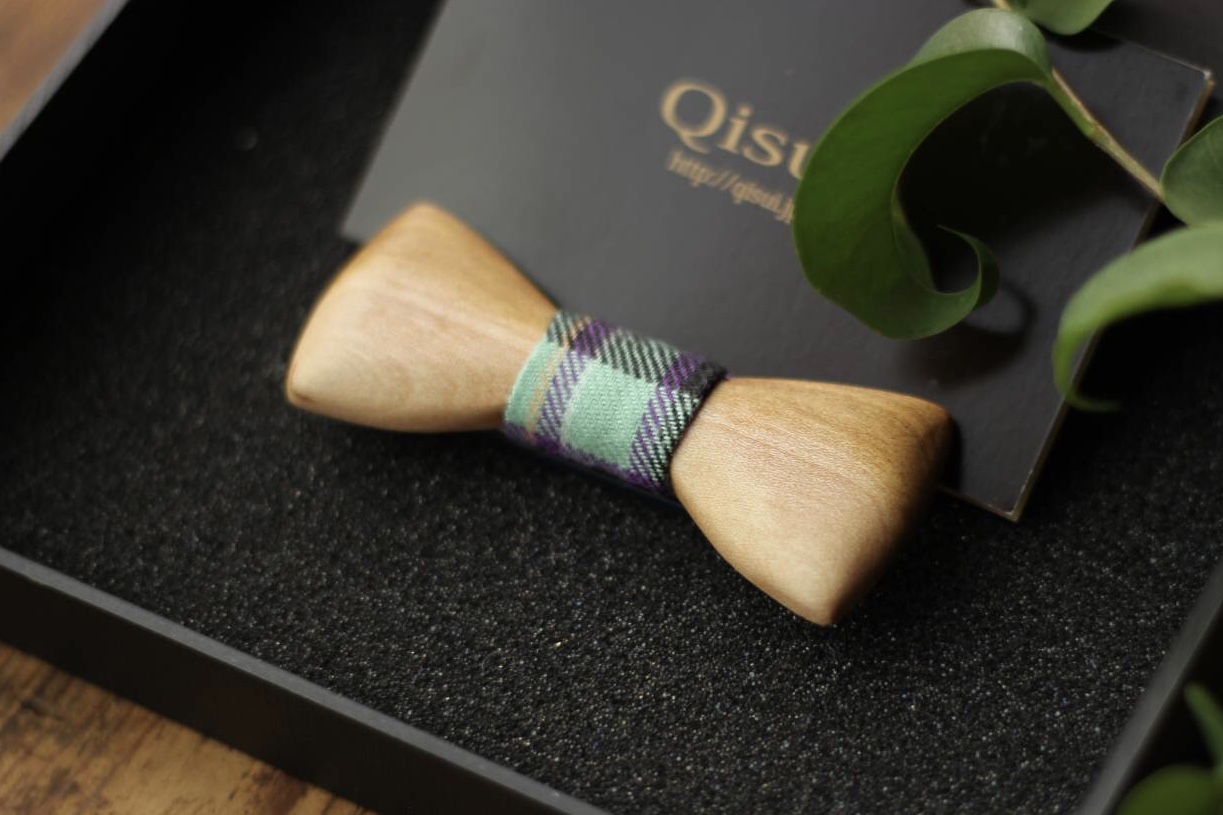 ベビー用オリジナル木製蝶ネクタイ（真桜） ｜ ハンドメイド 蝶ネクタイ ネクタイ ベビー用品 赤ちゃん 子供 キッズ ベビー かわいい おしゃれ 木製 桜 ワンポイント 誕生日 記念日 お祝い 晴れ着 衣装 結婚式 撮影 アイテム ファッション