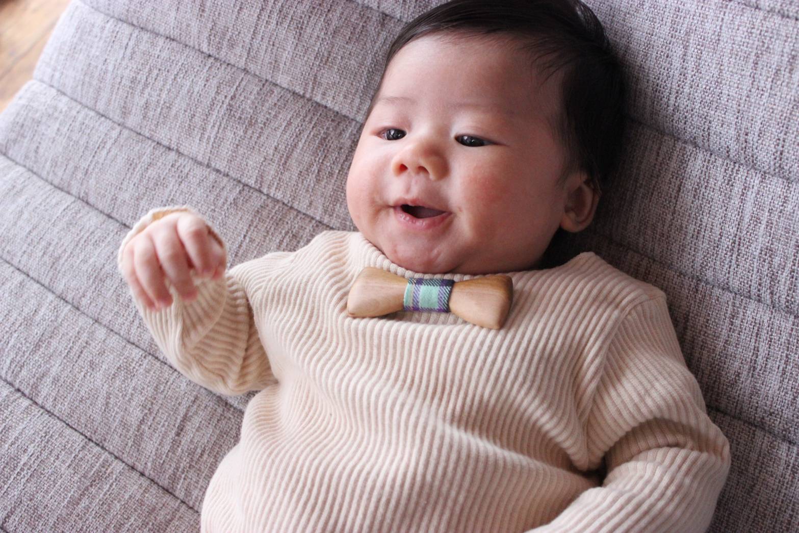 ベビー用オリジナル木製蝶ネクタイ（真桜） ｜ ハンドメイド 蝶ネクタイ ネクタイ ベビー用品 赤ちゃん 子供 キッズ ベビー かわいい おしゃれ 木製 桜 ワンポイント 誕生日 記念日 お祝い 晴れ着 衣装 結婚式 撮影 アイテム ファッション