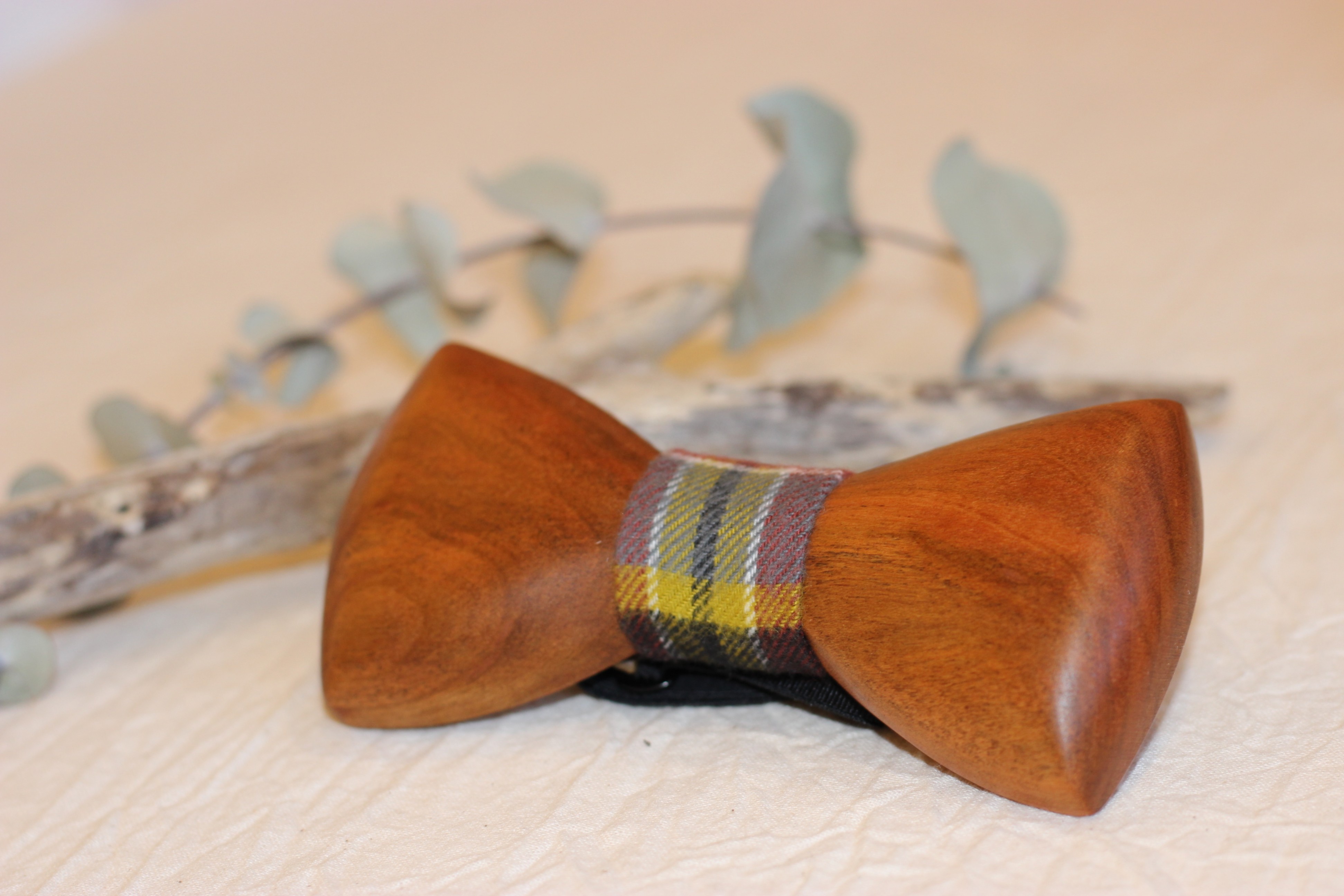 【一点物：ハンドメイド】オリジナル木製蝶ネクタイ（真桜）｜ パーティ イベント 入園式 卒園式 蝶ネクタイ ネクタイ メンズ 日本製 木製 新郎 蝶タイ お色直し 披露宴 お祝い 記念日 記念撮影 ファッション おしゃれ 小物