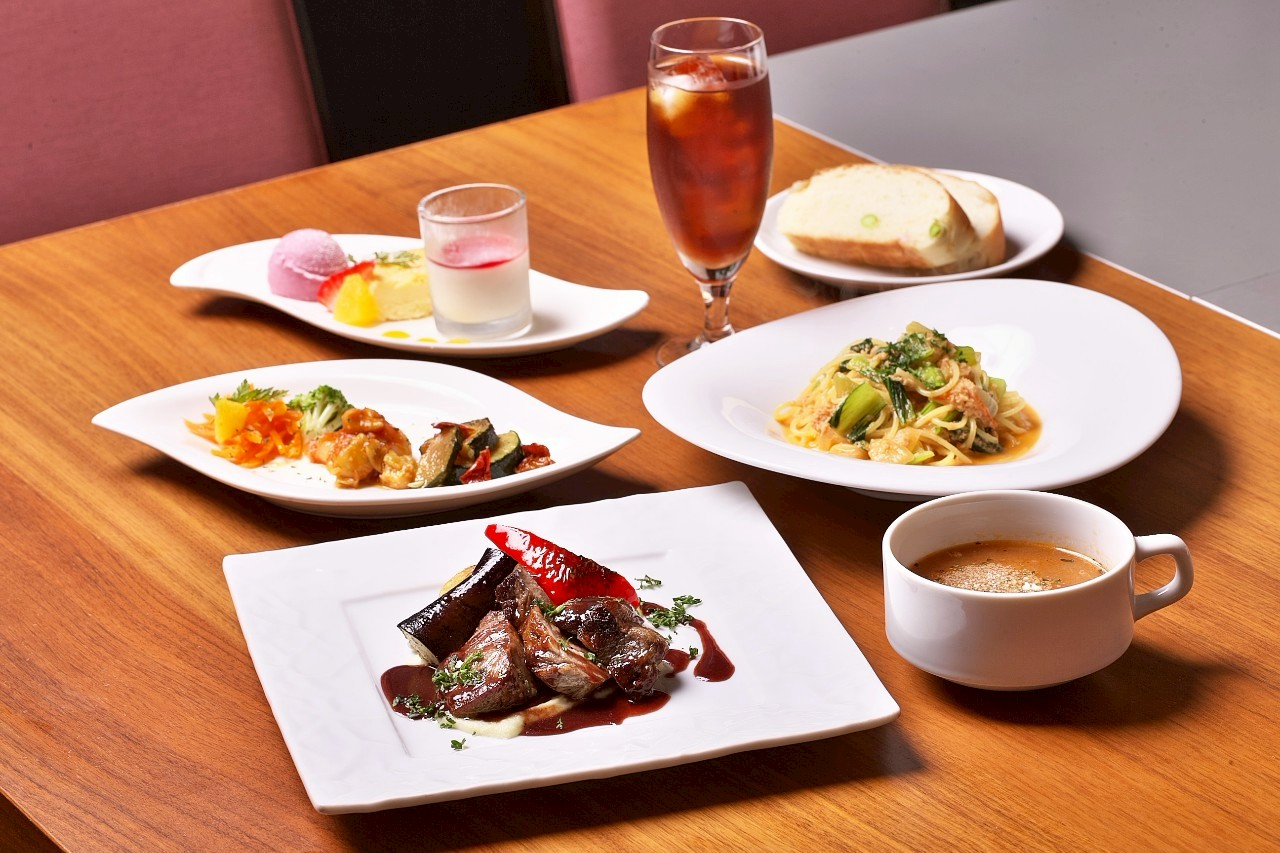 コローレコースペアお食事券（2名分 要予約）| イタリアンレストラン レストラン チケット ペアチケット ステーキ コース 2人分 お食事券 ラ・ヴィータ ごほうび お食事会 パスタ イタリアン ランチ ディナー 名古屋 近郊 食事 東海 愛知 岐阜 尾張