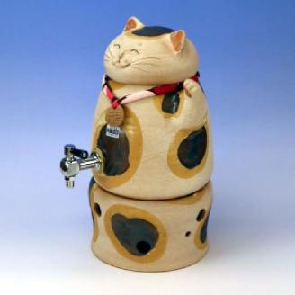焜清窯　常滑焼焼酎サーバー 招き猫　三毛猫