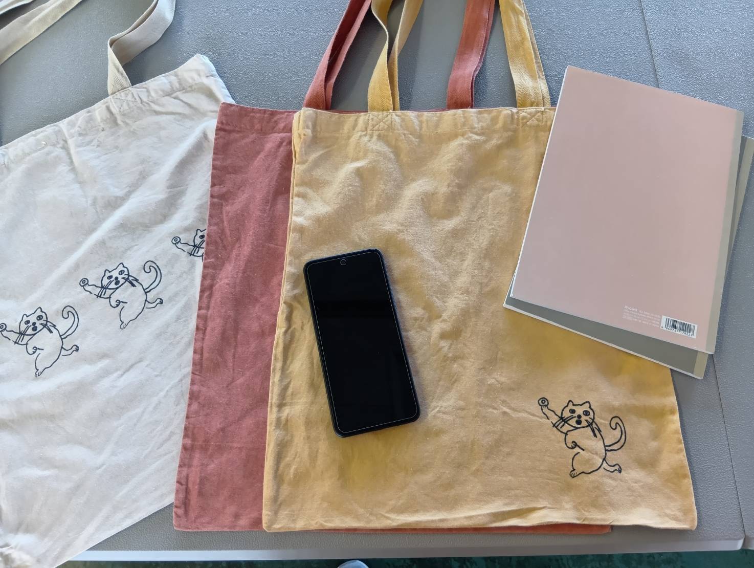 陶土バッグ 3点セット【選べるカラー※備考欄へご希望のカラーを記載してください】トートバッグ 鞄 カバン 知多木綿 雑貨 ファッション 可愛い オシャレ 猫 ねこ 土 常滑の土 農福 農福連携返礼品 愛知県 常滑市