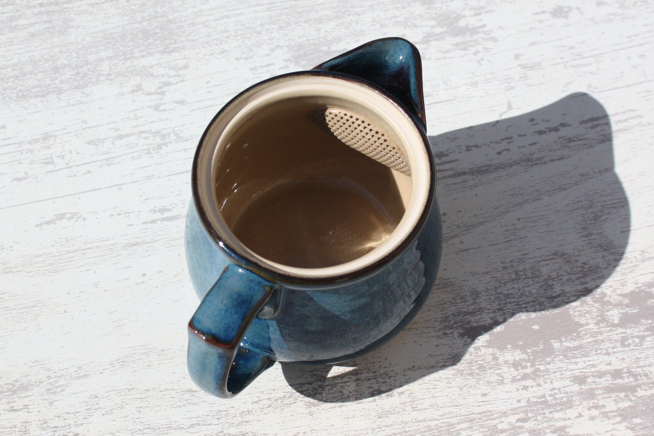 常滑焼　盛正窯　広口ブルーポット　セラメッシュ（陶製茶こし）| 常滑焼 急須 シンプルデザイン おしゃれ 焼き物 特産品 贈り物 プレゼント とこ販 茶器 和食器 陶器 陶磁器 ティーポット キッチン用品 キッチン雑貨 日本製 食器 紅茶 日本茶 愛知県 常滑市