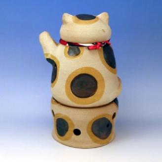 焜清窯　常滑焼焼酎サーバー 招き猫　三毛猫