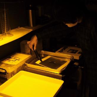 やきもの散歩道を巡る写真家体験(中判フィルムカメラで撮影?暗室作業?作品制作)