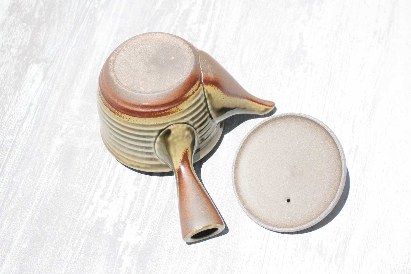 常滑焼　盛正窯　伊羅保急須　セラメッシュ（陶製茶こし）| 常滑焼 急須 シンプルデザイン おしゃれ 焼き物 特産品 贈り物 プレゼント とこ販 茶器 和食器 陶器 陶磁器 ティーポット キッチン用品 キッチン雑貨 日本製 食器 紅茶 日本茶 愛知県 常滑市