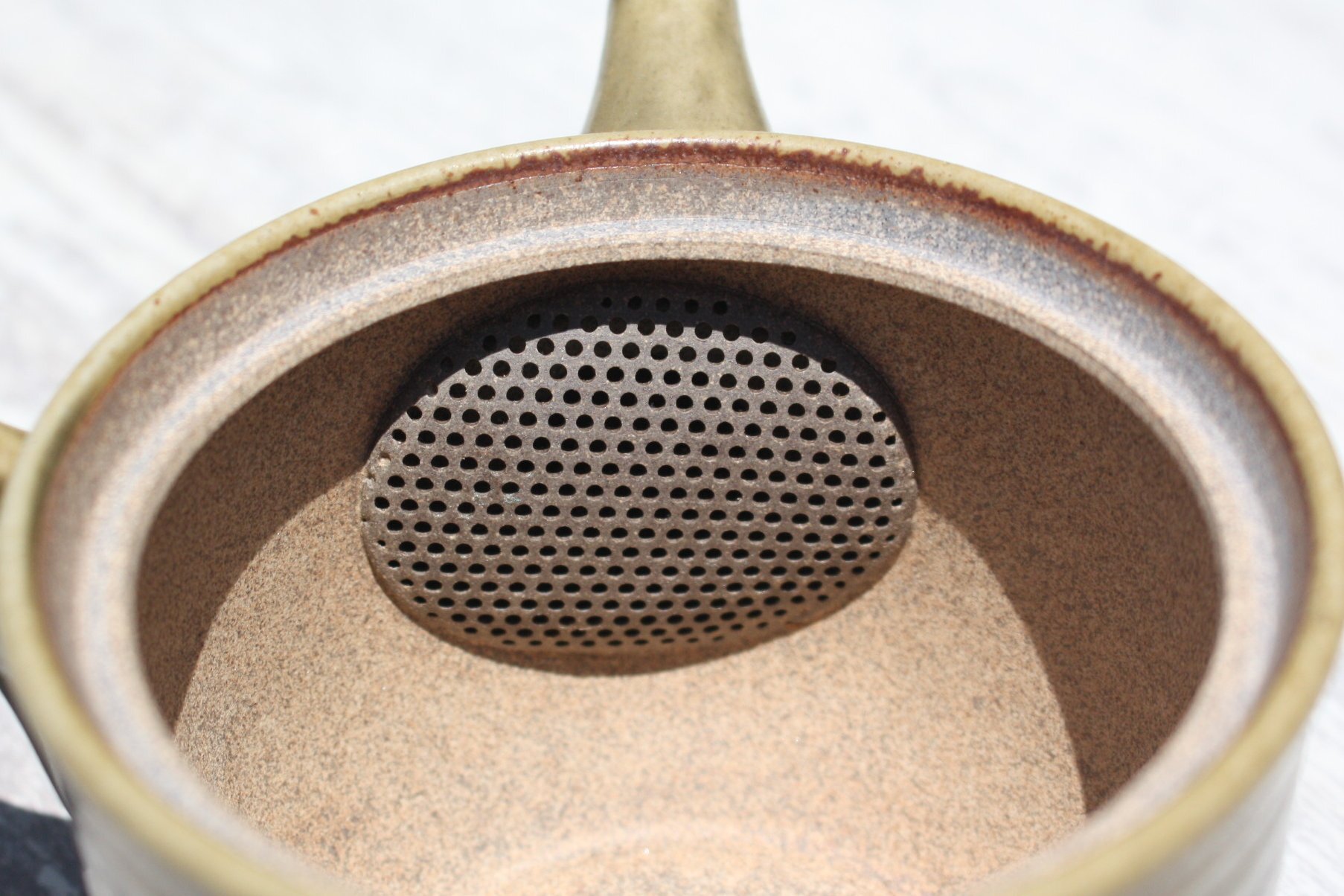 常滑焼　盛正窯　伊羅保急須　セラメッシュ（陶製茶こし）| 常滑焼 急須 シンプルデザイン おしゃれ 焼き物 特産品 贈り物 プレゼント とこ販 茶器 和食器 陶器 陶磁器 ティーポット キッチン用品 キッチン雑貨 日本製 食器 紅茶 日本茶 愛知県 常滑市