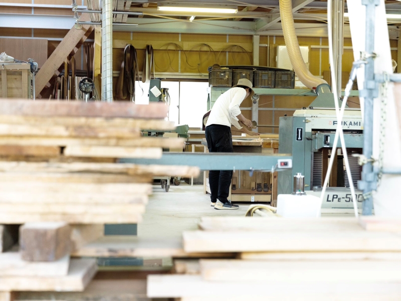 フックバー 真鍮 壁掛け フック w560mm×h70mm×d15mm ウォールフック 樹種 サクラ 壁面収納 玄関 子供部屋 インテリア DIY おしゃれ シンプル デザイン HOFF&Co. お取り寄せ 愛知県 小牧市 送料無料