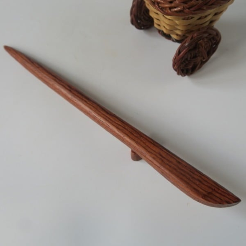 木製かんざし　リーフ型　標準サイズ 選べる 素材 紫檀 黒檀 タガヤサン チャクテビガ ローズウッド 木製 かんざし 緩みにくい 塗装不使用 固定型 飾り用 経年変化 耐久性 髪飾り 和風アクセサリー ヘアアクセ ヘアアクセサリー 愛知県 小牧市 送料無料