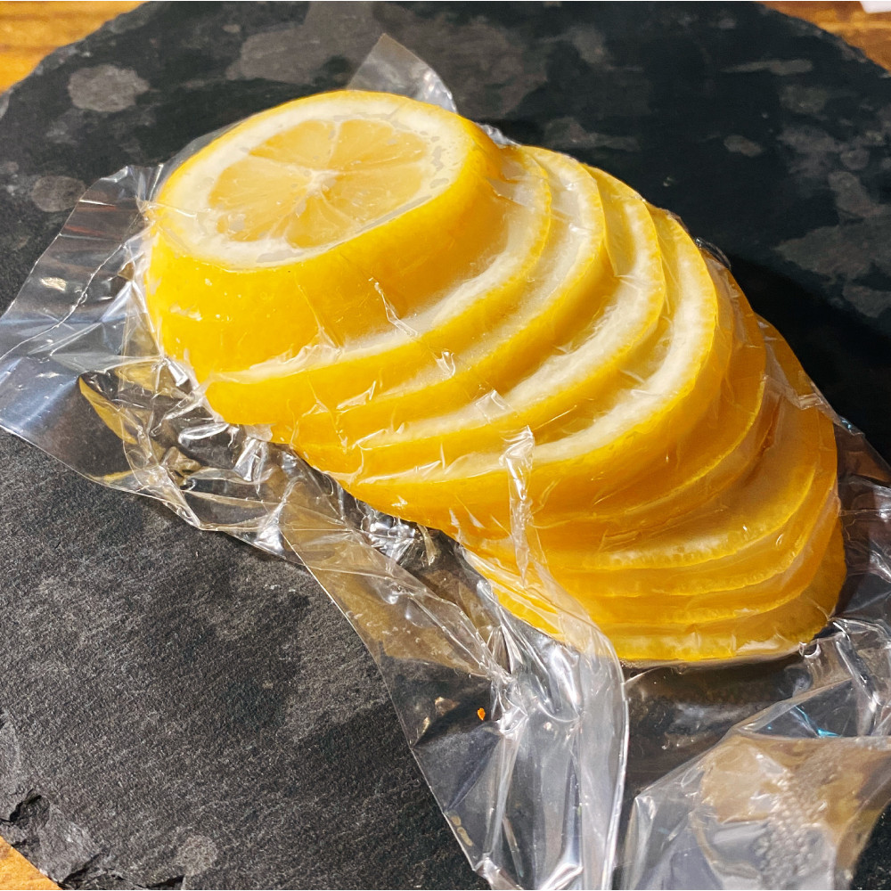 【生もつ鍋フルセット】新登場！名物 国産牛もつ鍋 極塩レモン味 2～3人前 野菜・ラーメン付き フルセット【指定日配達】【冷蔵便】