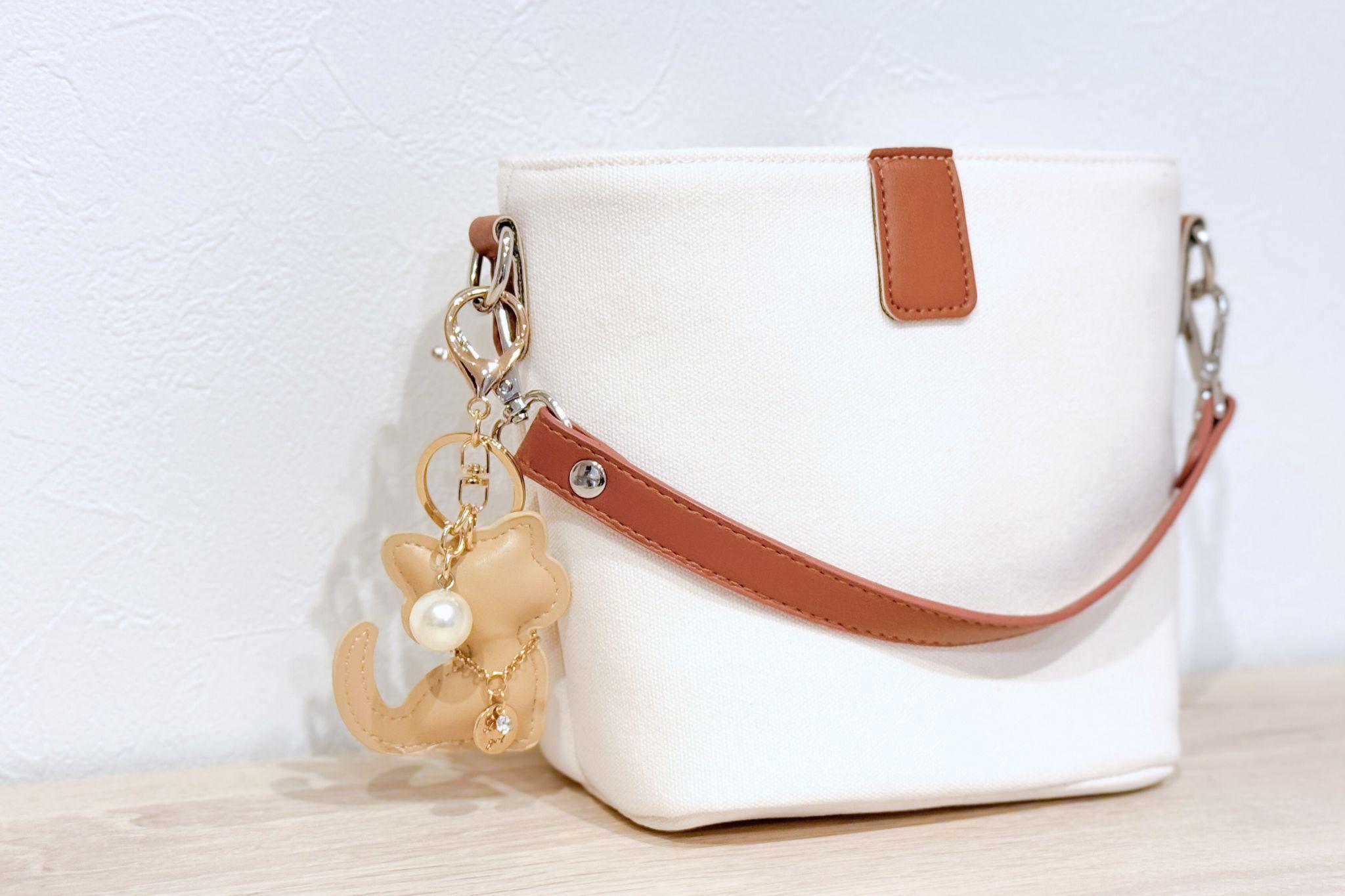 帆布 × 革　ショルダーバッグ　キャンバス　猫　かばん　小さめ　ミニバッグ　ねこ　キーホルダー　【ブラウン】