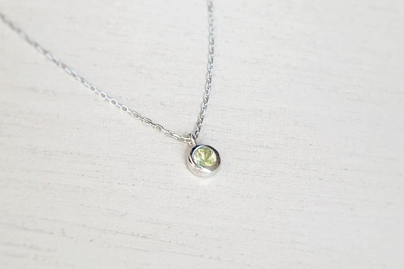 【プレゼント包装付き】誕生石ペンダント（シルバー）チェーン40cm