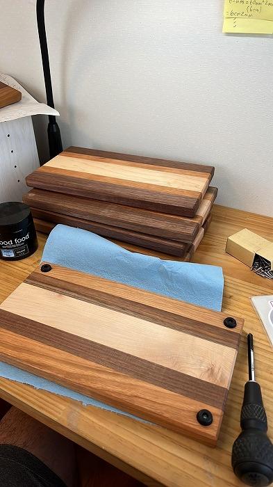 食卓に彩を添える小ぶりなカッティングボード typeWCM