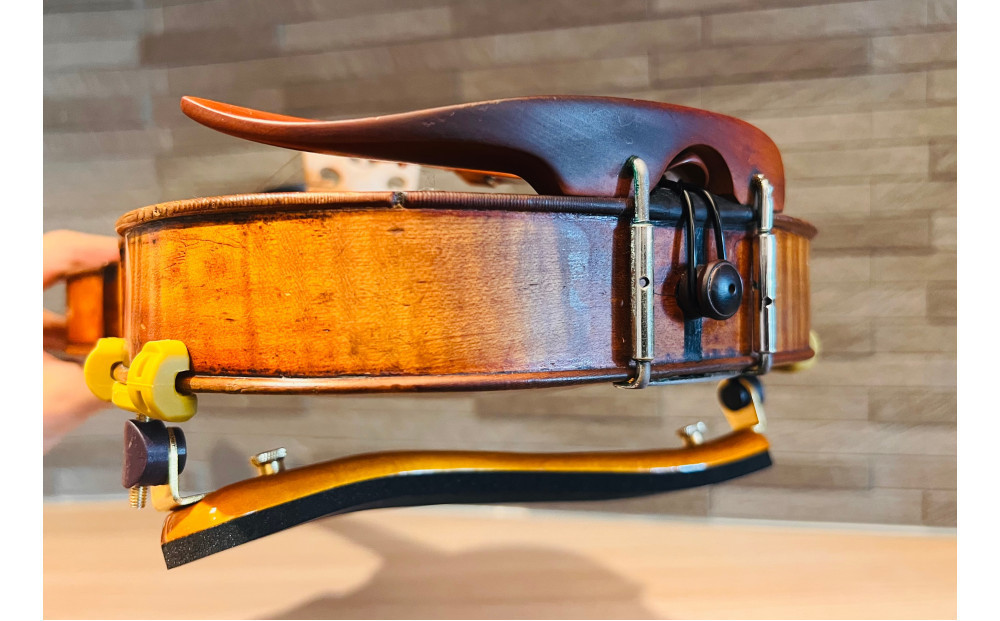 ヴァイオリン肩当て 　木目調　 SUZUKIオリジナル