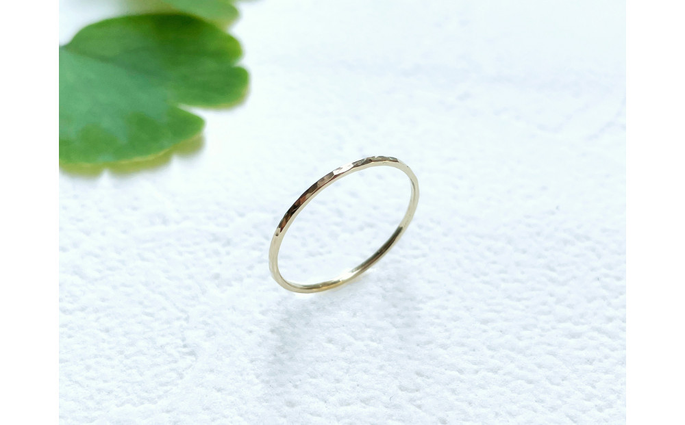 K10 丸つち目 極細リング（ハンドメイド）【サイズ：9号】