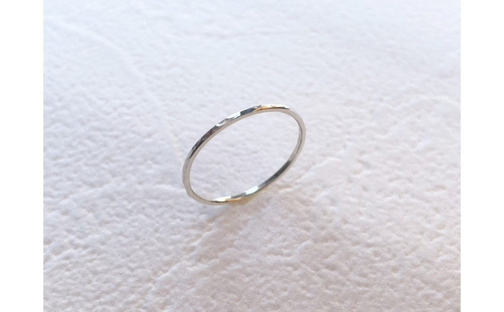 シルバー 丸つち目 極細リング（ハンドメイド）【サイズ：6号】
