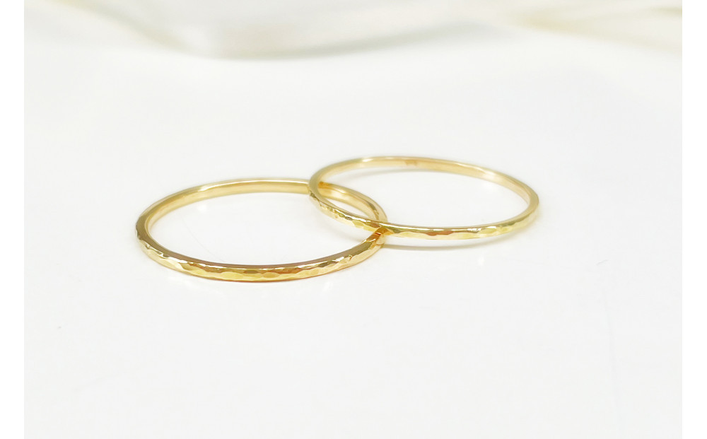 【K18 ペアリング】丸つち目 極細＆細リング（ハンドメイド）- ギフト包装付き -