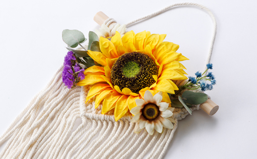 尾張旭市の市花ひまわりを主役としたフラワータペストリー