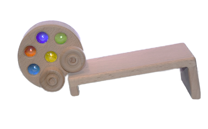 手作り木のおもちゃ　煌めくクルリンカー