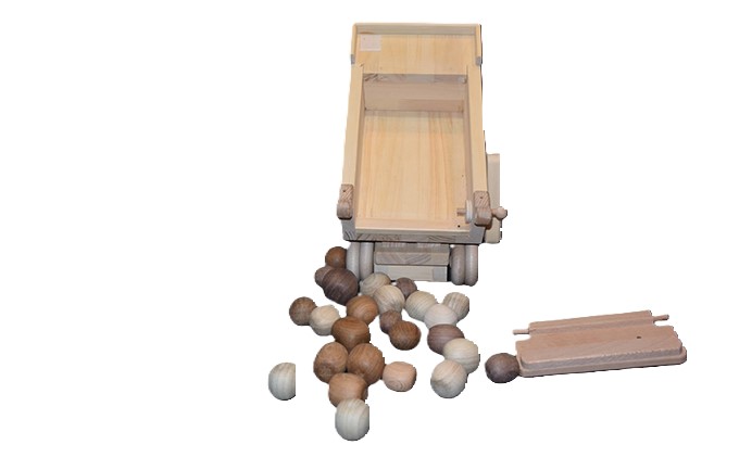 手作り木のおもちゃ　ダンプカー