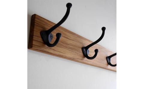 無垢チーク材＆4連大きなアイアンダブルフックのウォールコートハンガー 70cm （ウォールフック，帽子掛け，コート掛け，玄関，家具）