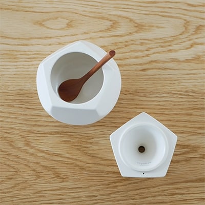 洋梨の形のシュガーポット poire 白　【ttyokzk ceramic design】