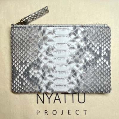 NYATTU PROJECT　天然パイソン革(ヘビ革) フラグメントケース(ポーチ) グレーマダラ