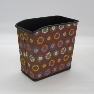 【山田人形店】愛知県北名古屋市　和室にぴったりなおしゃれな西陣織金襴小物入れ　茶地　1個