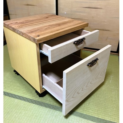 ゴツゴツ感がクセになる、やりかんな体感チェア　ナチュラルオーク色