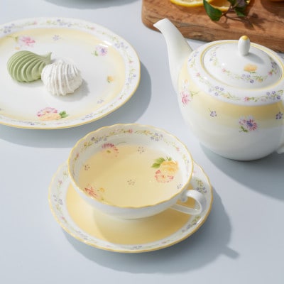 ノリタケ【ジュヌフレール】ティーカップ＆ソーサー