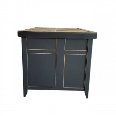 『焼却炉の鈴木工業』　鉄製　宝箱