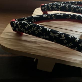 郡上踊り　踊り下駄　槍鉋(やりかんな)下駄　女性用Sサイズ　鼻緒/トンボ