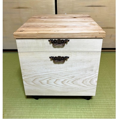 ゴツゴツ感がクセになる、やりかんな体感チェア　ナチュラルオーク色