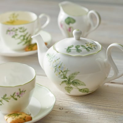 ノリタケ【イングリッシュハーブズ】カップ＆ソーサー