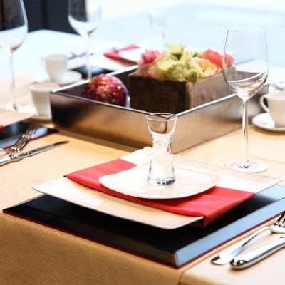 ノリタケ【シェール ブラン】27cmスクエアプレート