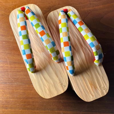 郡上踊り　踊り下駄　槍鉋(やりかんな)下駄　女性用Sサイズ　鼻緒/市松