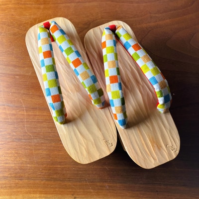 郡上踊り　踊り下駄　槍鉋(やりかんな)下駄　女性用Mサイズ　鼻緒/市松